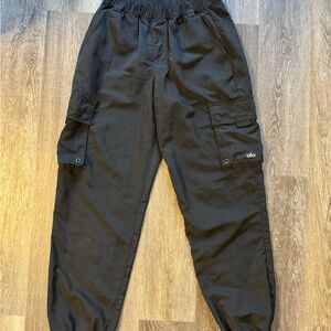 ALO Yoga Black Cuffed Cargo Joggers Size Small